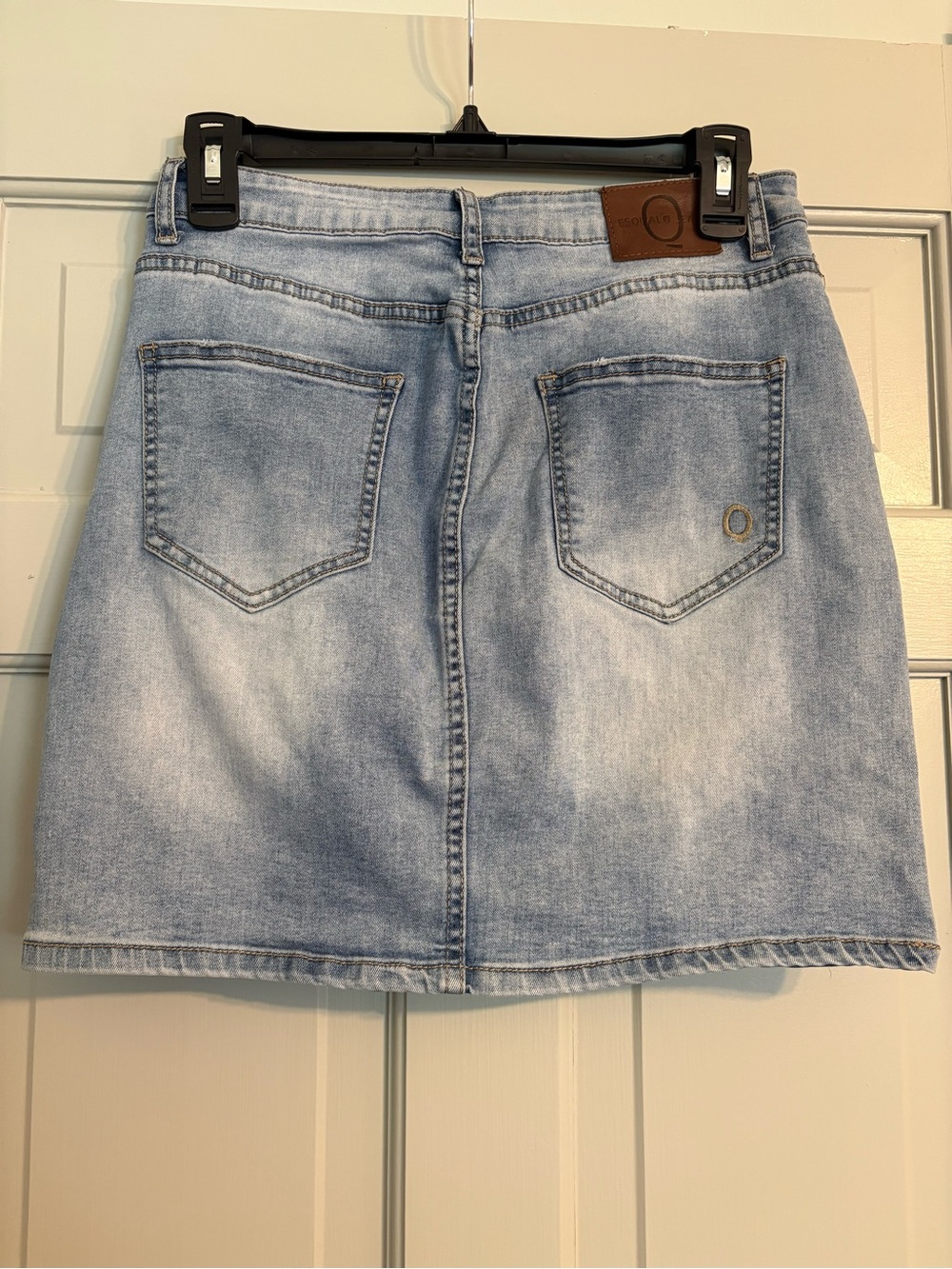 ESQUALO Size 6 Light Blue Denim Skirt with Embroidered Red Floral Accents - Picture 2 of 7